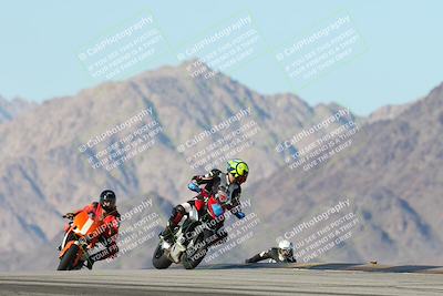 media/Dec-01-2025-Moto Forza (Mon) [[2daa91e15f]]/3-Beginner Group/Session 4 Turn 9/